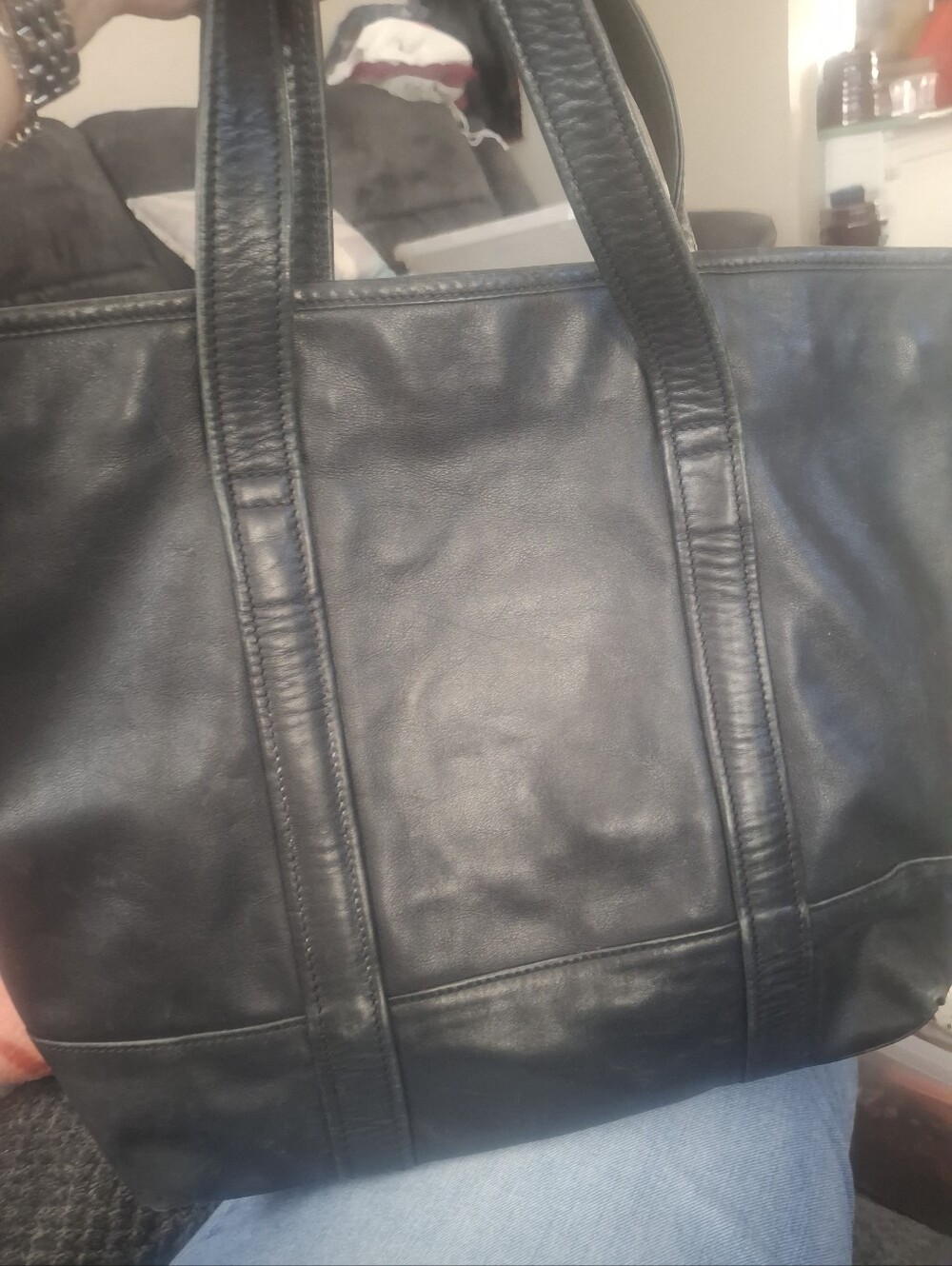 COACH VINTAGE Classic Black Leather WOMENS Tote Bag - Stylish Everyday Carry